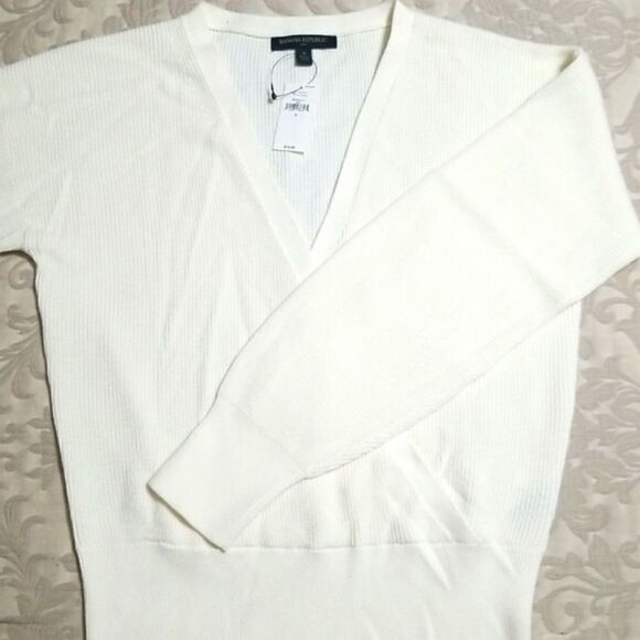 Banana Republic Forever Wrap V-Neck Pullover Sweater - Picture 7 of 12